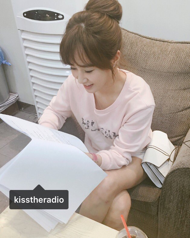 [PIC][23/24/25/26-06-2016] Yuri làm DJ đặc biệt cho "Radio KBS Cool FM Sukira" vào tối nay  Clt6dK_VYAE64hy