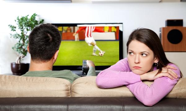 infobaetrends's tweet photo. ¡Atentos hombres! La infidelidad femenina aumenta durante los partidos de fútbol 💔
https://t.co/BHYwit7fHX https://t.co/TSxd0EDso5