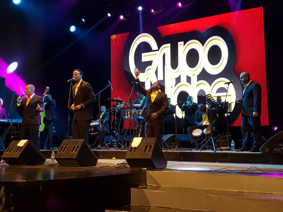 eduardosolis's tweet photo. @gruponiche ayer la rompieron el evento de @americatv_peru Tremendo! https://t.co/X4XAlkxmlF
