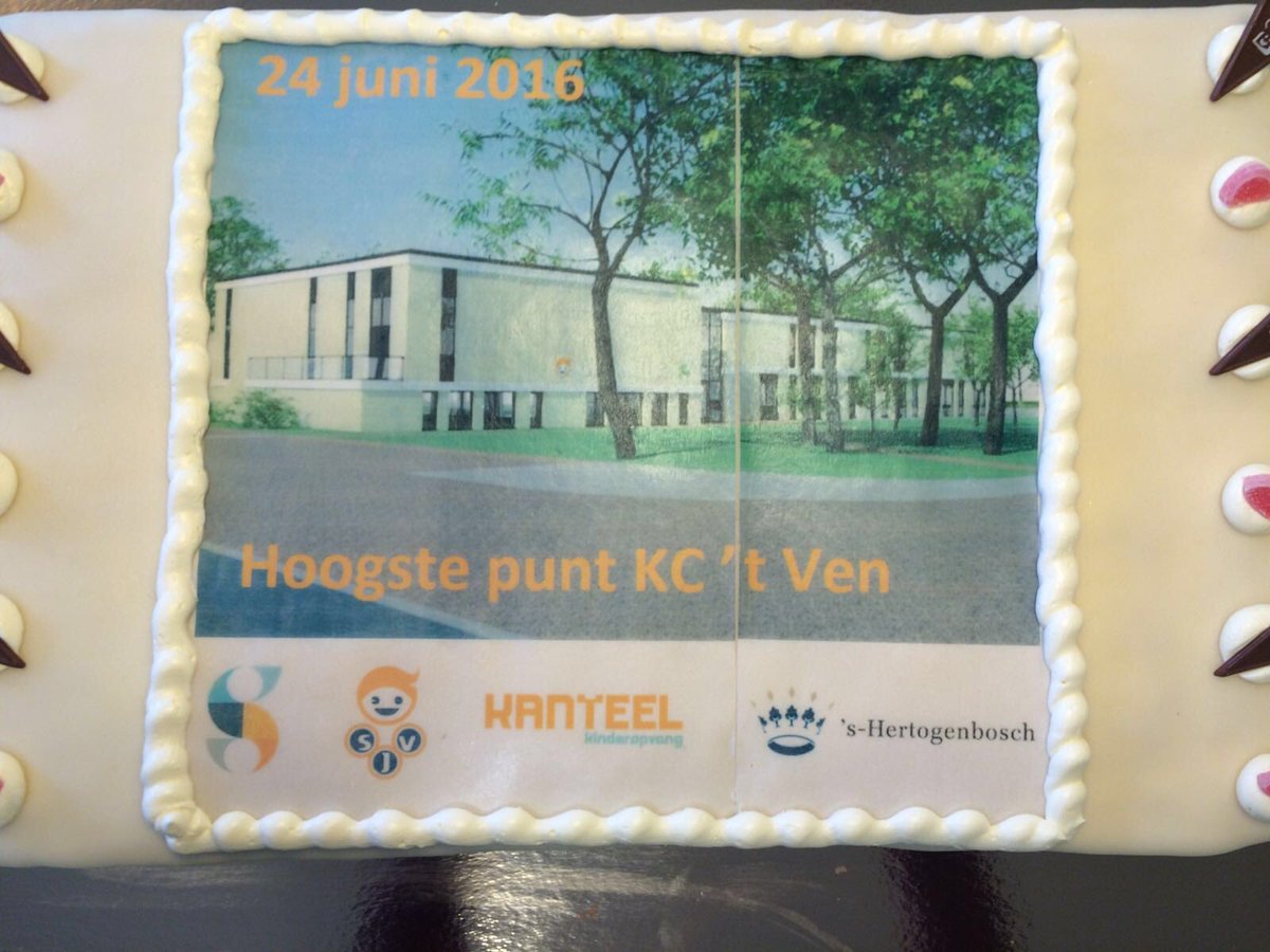 Viering #hoogstepunt #nieuwbouw <a href="/kctVen/">kctVen</a> #rosmalen @Kanteel <a href="/signumonderwijs/">Signum Onderwijs</a> <a href="/SJVRosmalen/">SJV Rosmalen</a> <a href="/shertogenbosch/">'s-Hertogenbosch</a> #mijlpaal