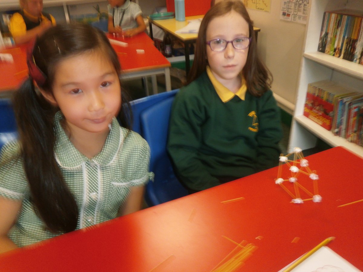 firsprimarysale's tweet image. #Year3 Using addition and subtraction to buy marshmallows, spaghetti and Sellotape to build towers. #mathsisace
