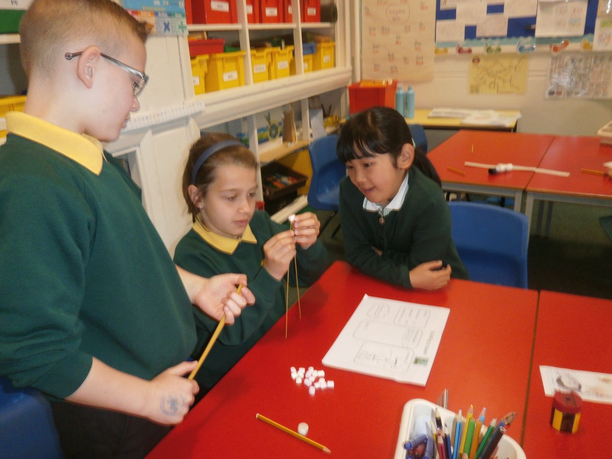 firsprimarysale's tweet image. #Year3 Using addition and subtraction to buy marshmallows, spaghetti and Sellotape to build towers. #mathsisace
