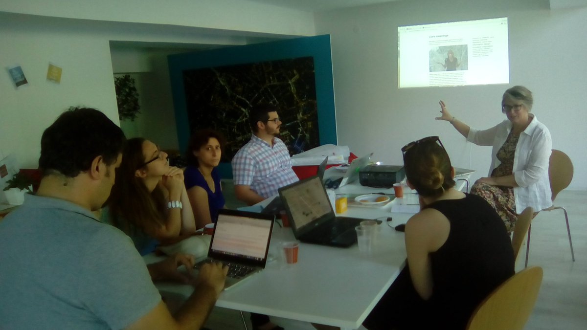 Discussing core values with <a href="/goAWAYgirl/">#stoptheblabber #wiseup 💆🏻‍♀️ #standup🧍🏻‍♀️</a> #SECOtraining