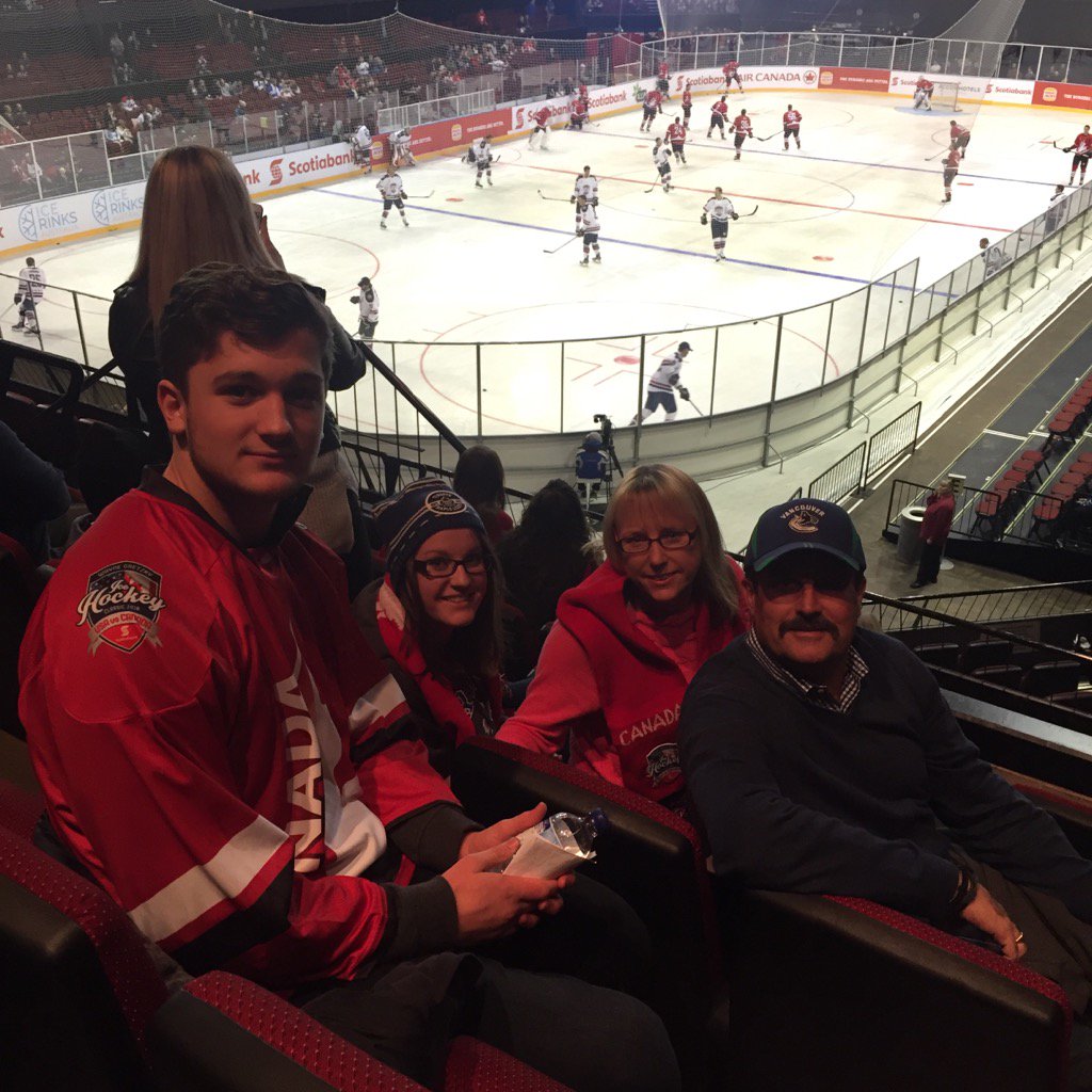 Bison0013's tweet photo. #icehockeyclassicadelaide https://t.co/5Z4Bvb3y23