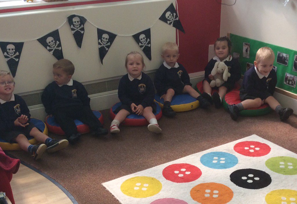 BarntonBflies's tweet photo. Our smart Butterfly children waited patiently and smiled beautifully during the whole school photo! @Barntonhead https://t.co/Mz0Yg9AmDf