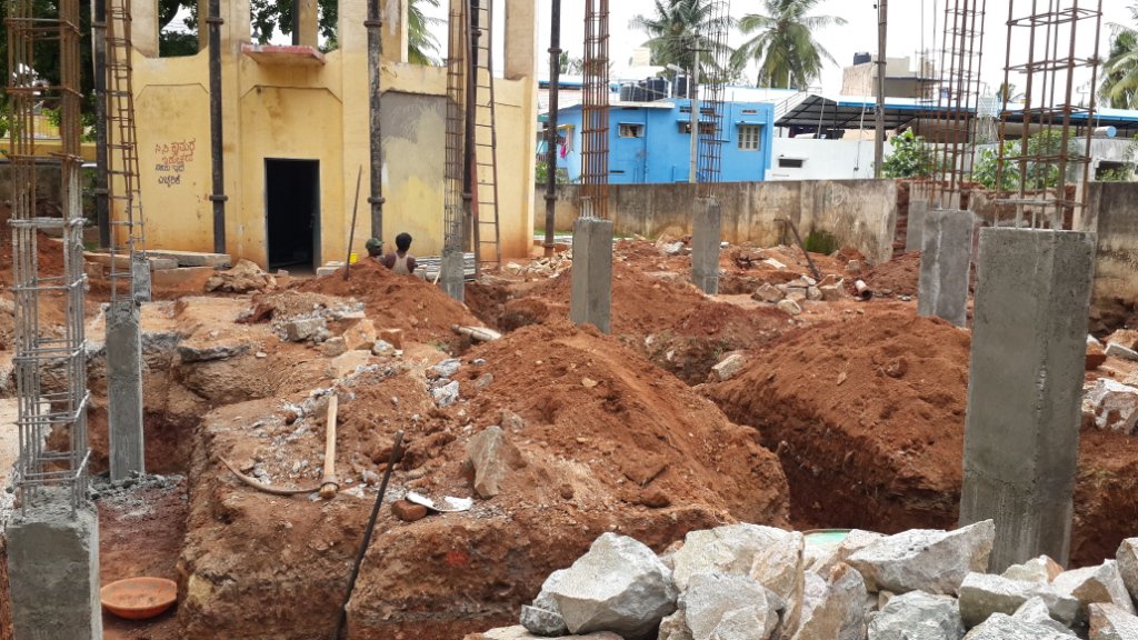 daynulm's tweet photo. Shelter construction work started @Bhadravathi city, Karnataka. https://t.co/OXy59bzQfm