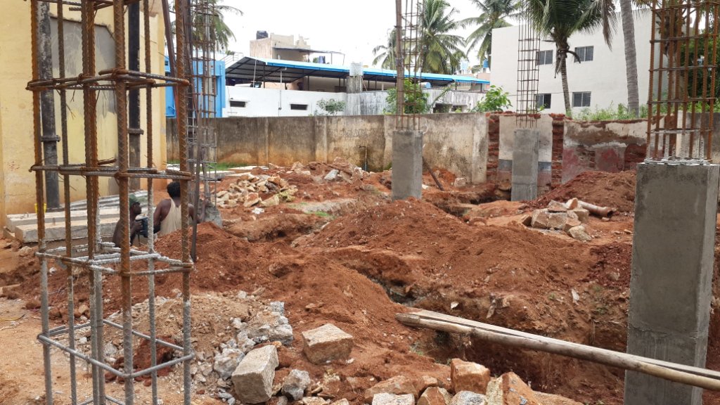 daynulm's tweet photo. Shelter construction work started @Bhadravathi city, Karnataka. https://t.co/OXy59bzQfm