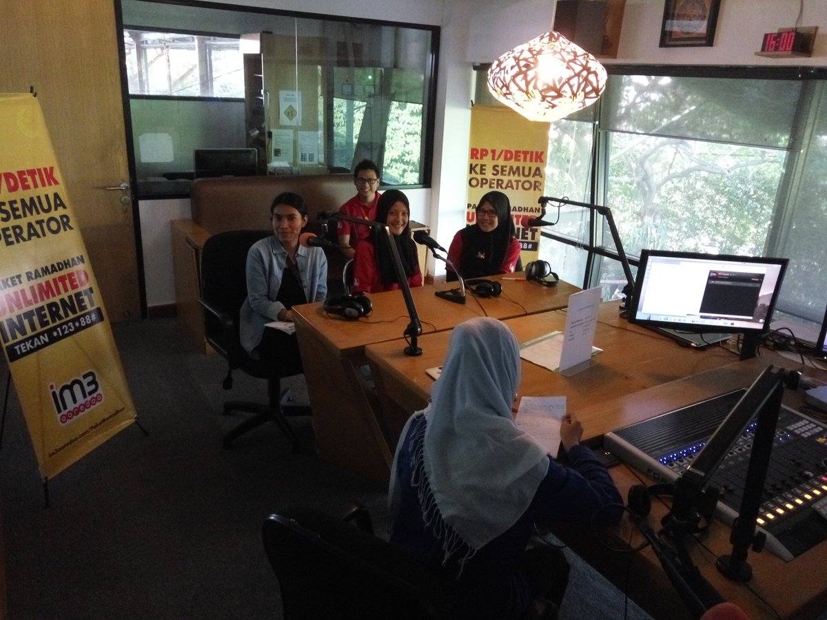 Talkshow Radio <a href="/975PLAYFM/">975PLAYFM PALEMBANG</a> : With Crew Gen im3 Mareta &amp; Nisa  dari SMK N 3 PLM, streaming is.gd/975playfm