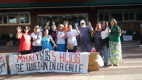 ImPAHrable's tweet photo. .@AytoAlcorcon hay miles de Viviendas vacías que fueron PAGADAS con nuestro💶 "queremos nuestras Casas" #MaxiSeQueda https://t.co/Qyq0cNOTxo