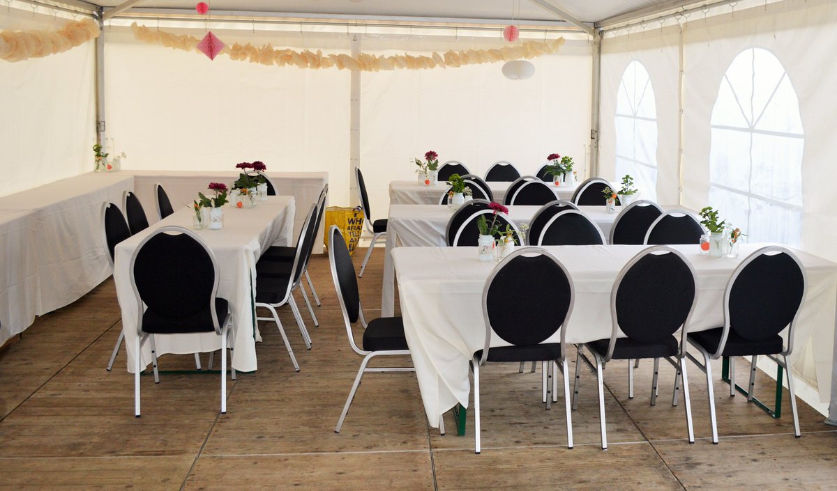 Partytent 4x6 met inrichting € 124,50 verhuur-tenten.nl extra opties tegen meerprijs <a href="/ZwagersVerhuur/">Zwagers Verhuur</a>