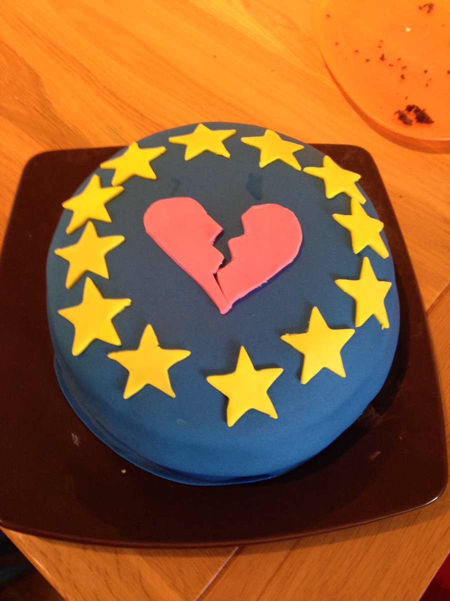 OtherEmmaWillis's tweet photo. Saddest cake ever #Brexit #EUreferendum #cake #NorthernIreland https://t.co/xh52csPFvP