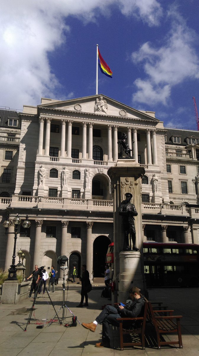 gcHist's tweet photo. @greenheadpaws TV crews all outside the Bank of England this morning! https://t.co/plEptr93ne