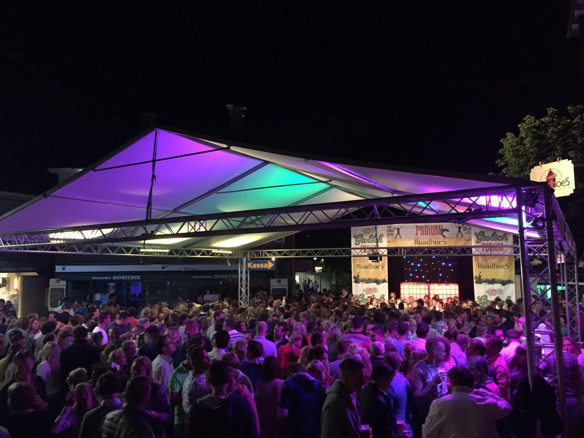 News_Outside's tweet photo. #Bouwhekdoeken Schröder Masterclass 2016 worden gedrukt voor @Festiballparty! @tubbergenbruist #Tubbergen #Bruist https://t.co/rdOajsqhOQ