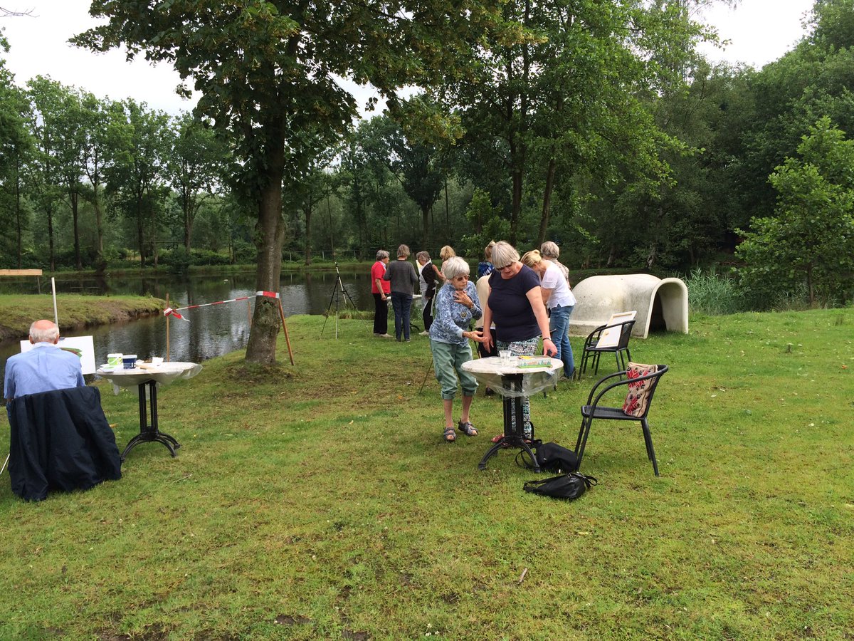 BoswachterFrans's tweet photo. Zo juist bij 1 mooi initiatief van Ellen Geerts #Beeldkracht Oisterwijk geweest. Atelier mensen met geheugenprobleem https://t.co/MmXPGFEhY6