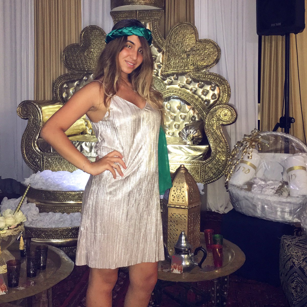 shovaledry1's tweet photo. חינה💋💋💋💋 https://t.co/bxMJTceWIL