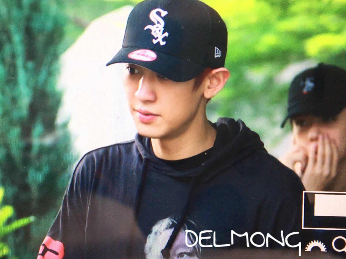 delmong_1127's tweet photo. 160624 뮤직뱅크 퇴근 #찬열 #chanyeol 오늘하루 수고 많앗어ㅠㅠㅠㅠㅠㅠㅠㅠ https://t.co/9gxbHsZt97