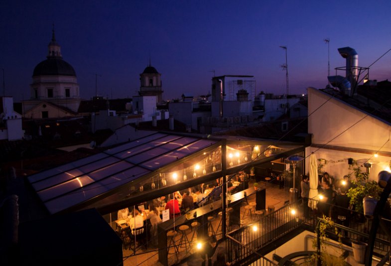 buendiaenmadrid's tweet photo. ¡De Madrid al cielo con nuestro top 10 terrazas madrileñas! ¿Cuántas conocéis? :) https://t.co/L4n0HOnuC5 https://t.co/TsSyI12zID