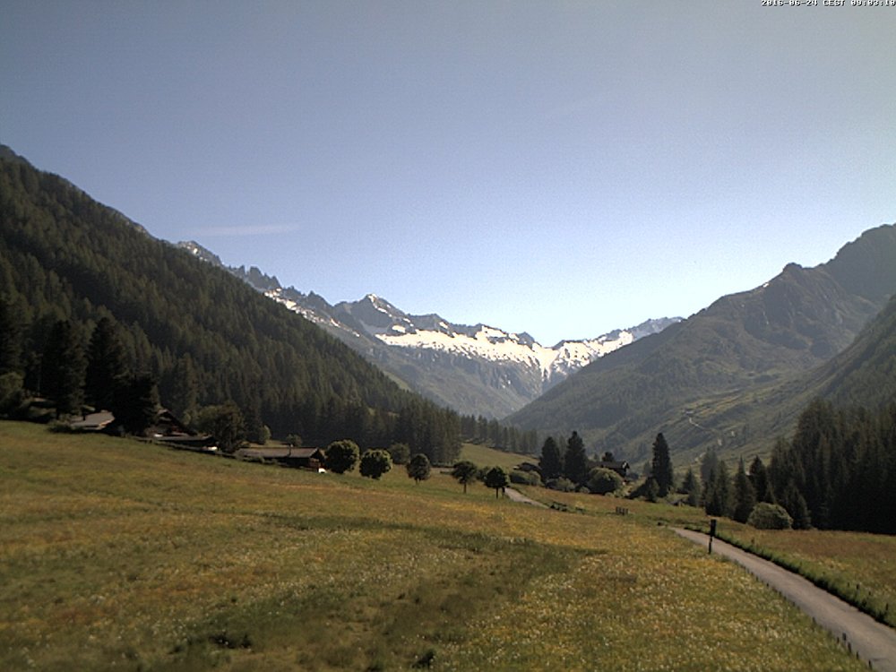 taufererahrntal's tweet photo. ...and I think to myself, what a wonderful world! ☀💐🍀
#live #webcam #Kasern #Casere #Ahrntal #ValleAurina https://t.co/TndC7jGVHK