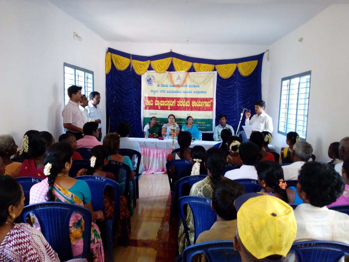 daynulm's tweet photo. Street Vendors training program held @ Tumkuru city, Karnataka. https://t.co/5Z3lEEJGH6