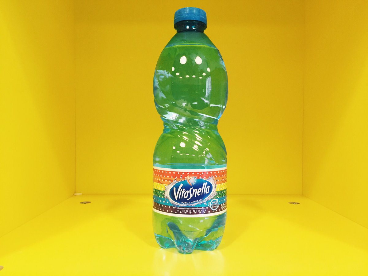 #cosebelle per dimenticare #brexit: anche <a href="/AcquaVitasnella/">AcquaVitasnella</a> celebra #lAmoreAlMeglio per il #MilanoPride2016 🌈