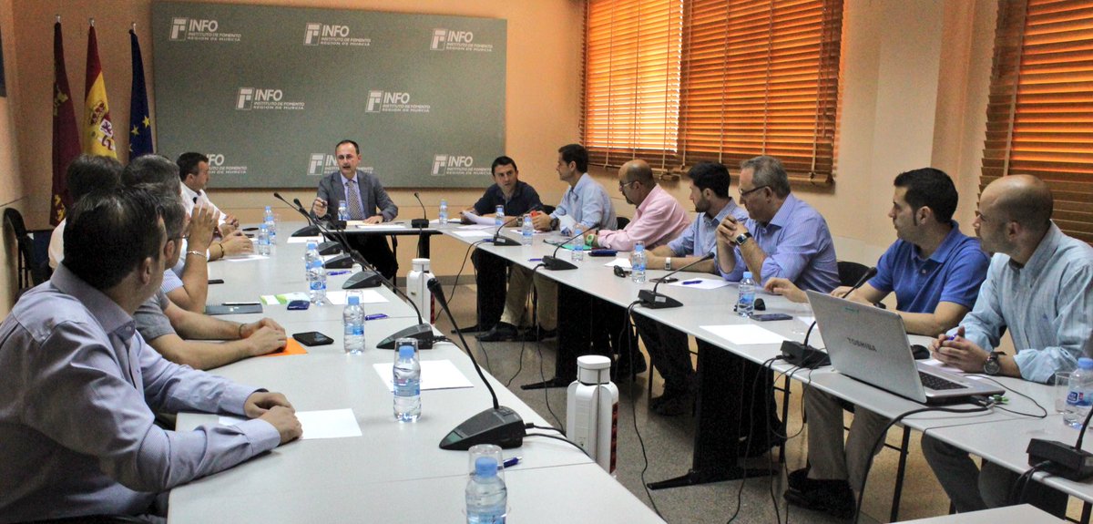 jacello's tweet photo. Reunido con @ClusterCitizeM y empresas preparadas para generar negocio colaborativo en torno a las #SmartCities https://t.co/r4aPGG2pjX