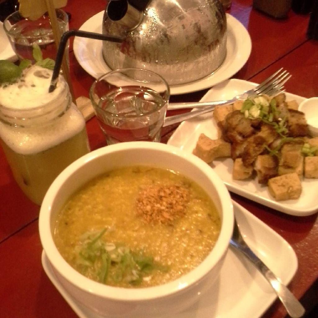 acohsimeann's tweet photo. stress eating #teamfrat #gotomonster #pinoyfood https://t.co/OqTbL4bSpX