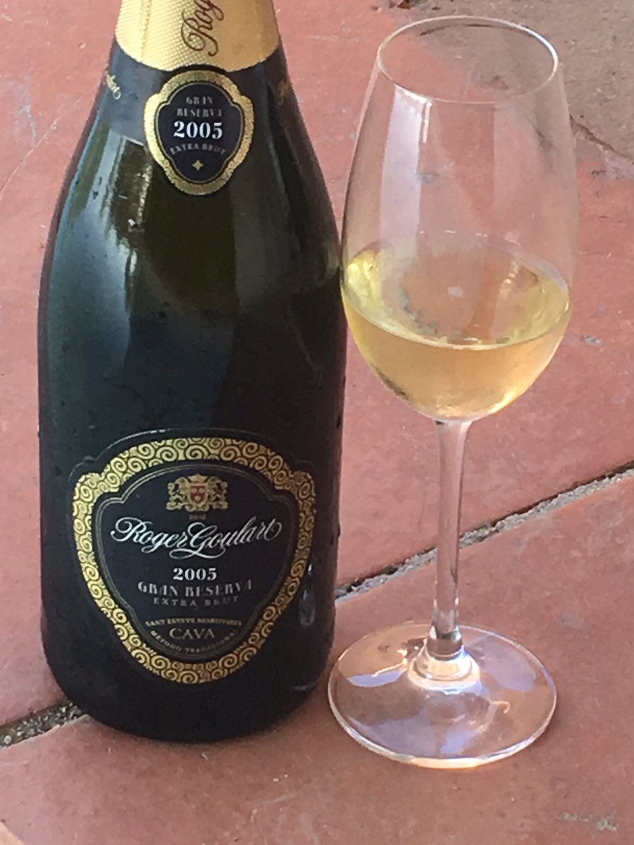 BlogHedonista's tweet photo. https://t.co/97WzJfregD Post de presentación del cava Roger Goulart 2005 Gran Reserva Extra Brut #RGMoments #CavaRG https://t.co/kAXQcDYiaX