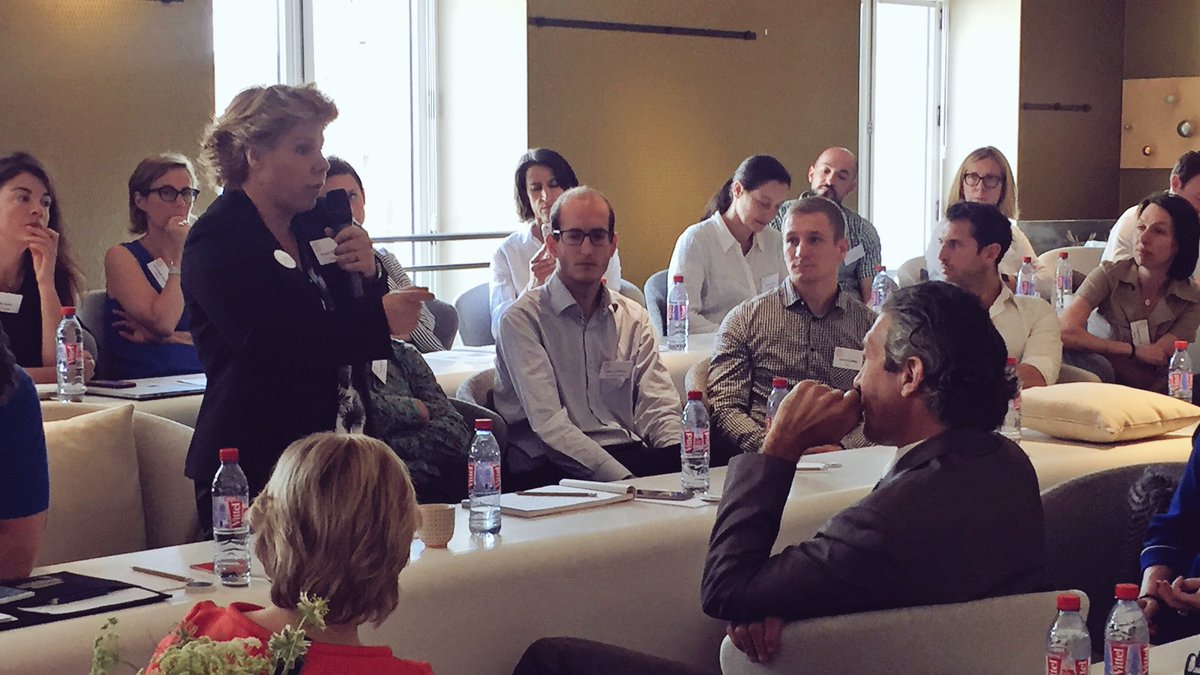 EntrepreneurAv's tweet photo. Nos commerciaux ? Ce sont nos clients #qualité #green Chrystèle Gymaret @artupox #HappyBiz #TLR2016 https://t.co/bihMYPSvCF