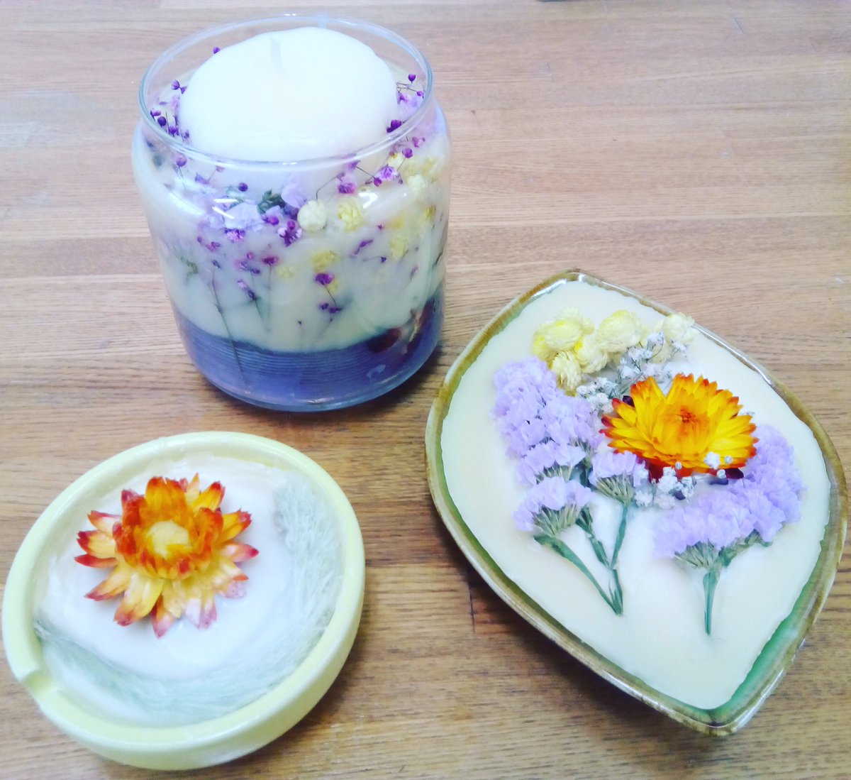 Yu Kyan V Twitter ドライフラワーキャンドル作ったんだけど 失敗 した ほとんど中身が見えなくなってしもた ジェルでやればよかった アロマワックスバーも作った 初めてだったから難しいかったなぁ ドライフラワーキャンドル アロマワックスバー