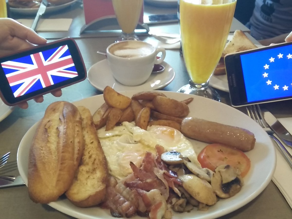 R3voul's tweet photo. #Brexit va por ustedes, hoy sera mi último desayuno ingles :) https://t.co/QyGUdPTMHU