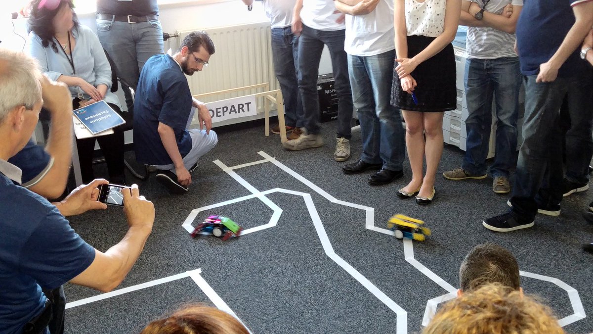 ViaElectronica's tweet image. #Battlerobots chez @leroymerlinfr. Sans pitié !