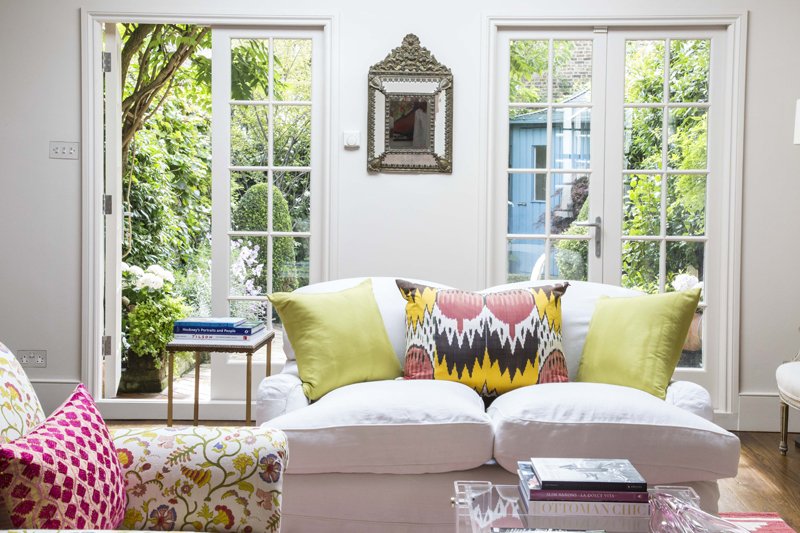 SWmagazine's tweet photo. How to make vibrant #colours & #patternclashing work in your home: https://t.co/P5lO471aaq #interiors https://t.co/UcLo51XhBn
