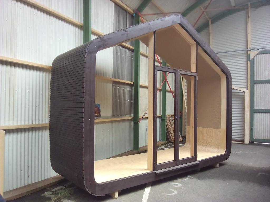 dennisvanegdom's tweet photo. Een huis van karton. #wikkelhouse #cartboard #fabcity https://t.co/REew83vUeA