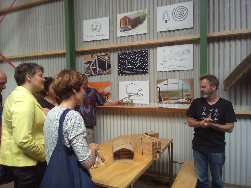 dennisvanegdom's tweet photo. Een huis van karton. #wikkelhouse #cartboard #fabcity https://t.co/REew83vUeA