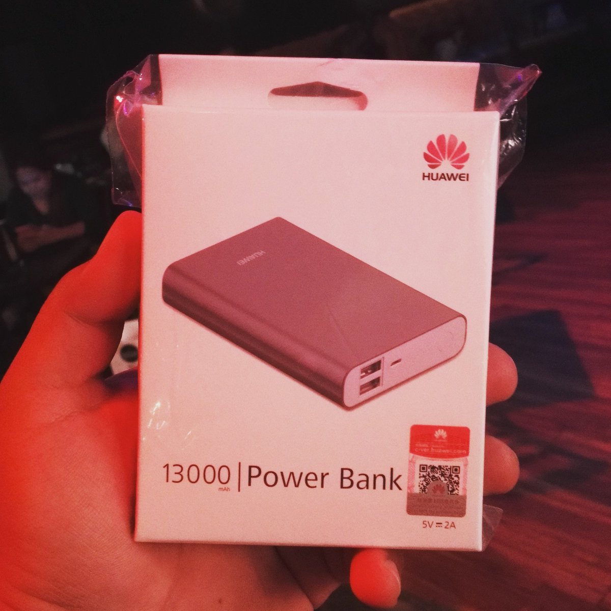 TeknoGadyet's tweet photo. Huawei 13,000mAh Power Bank!
#HuaweiPowerBank @HuaweiDevicePH https://t.co/RESCQedKwx
