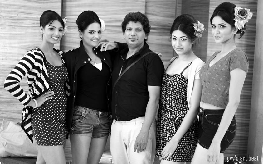 I love black & white pictures...
#FashionClicks #DesignerMumtazKhan #BestFashionDesignerIndia