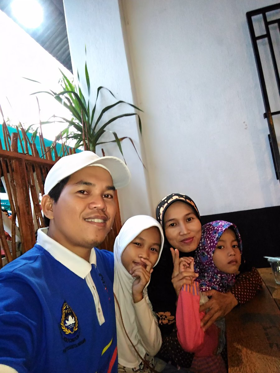 Buka bareng keluarga...