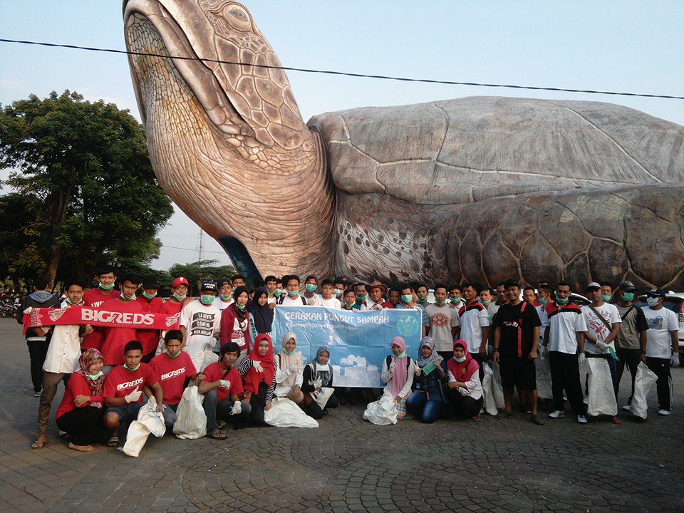 VisitJepara's tweet photo. #GerakanPungutSampah #GPSJepara hari ini di Pantai Kartini. #TOP #Ramadan https://t.co/PQaMCMMbQf