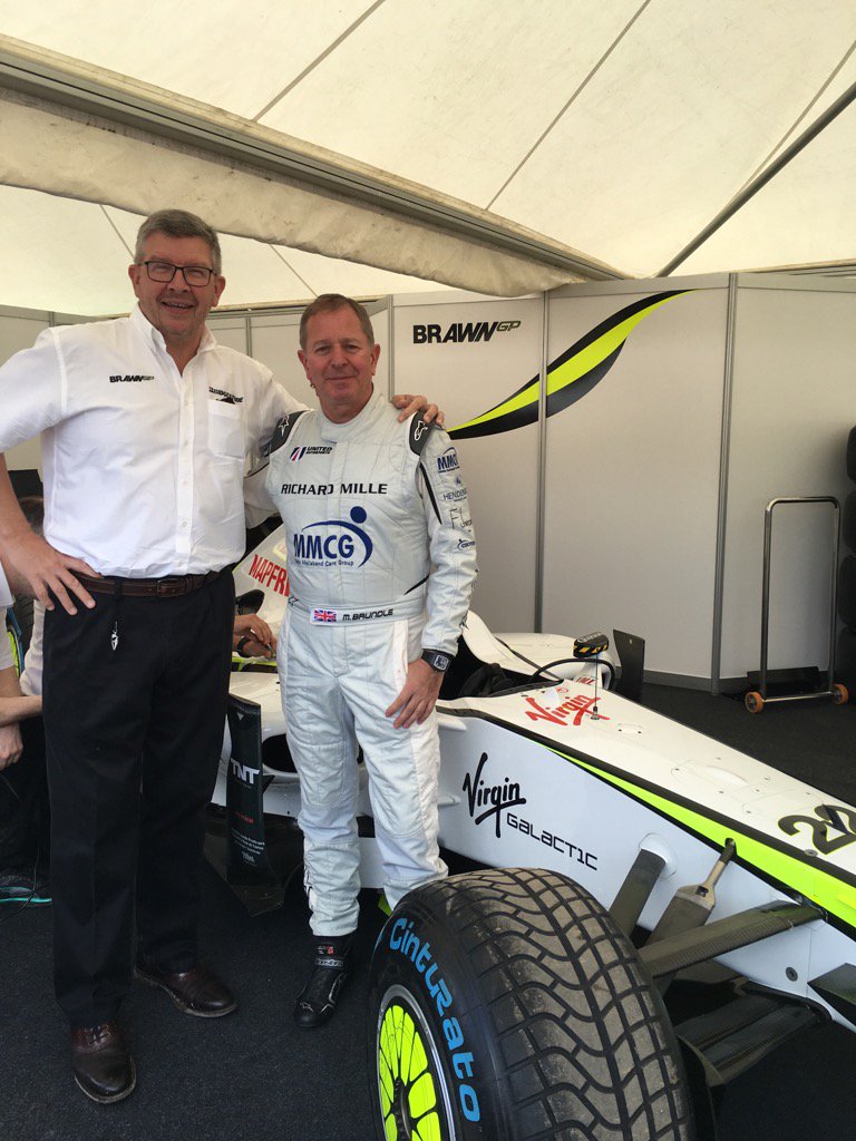 MBrundleF1's tweet photo. Great man, great car, great day. And me. Happy boy 😎 https://t.co/TgxTW4OZZr