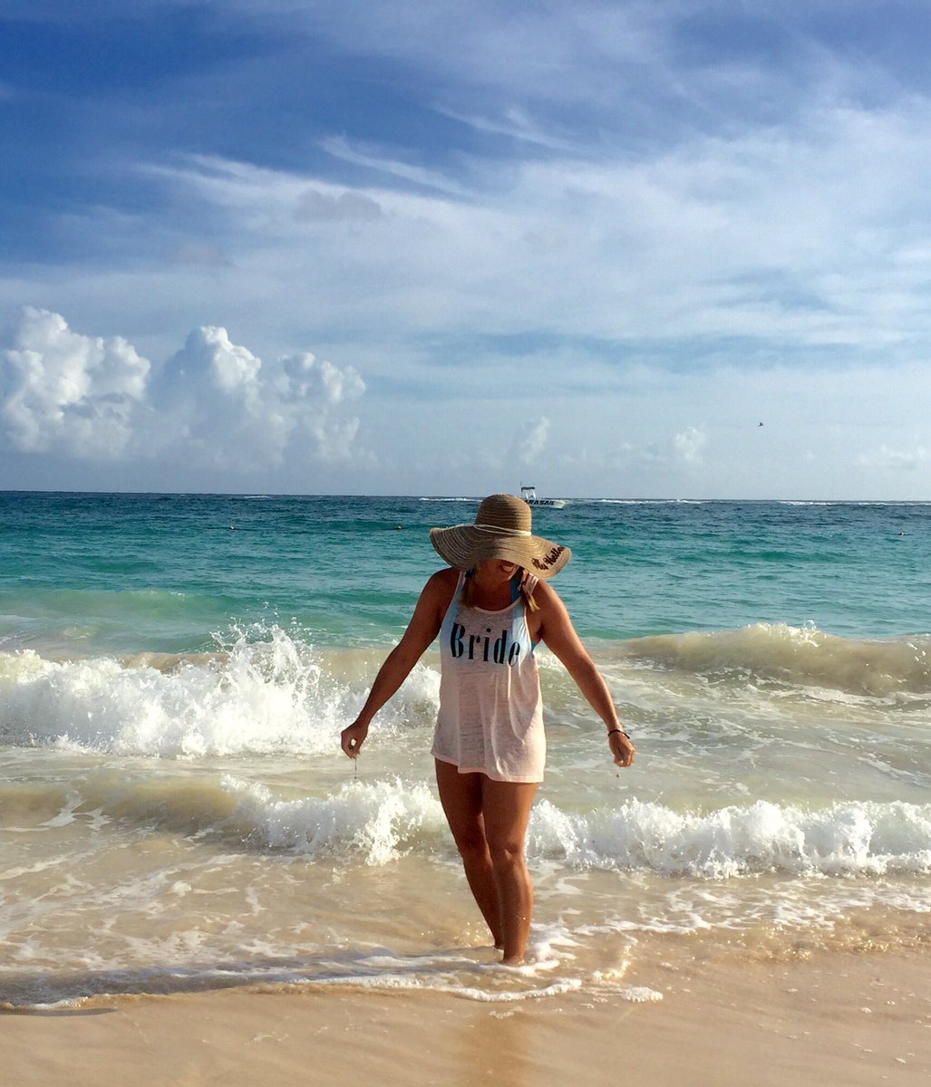 Harrison5thGrd's tweet photo. @KristieHEnnis beautiful picture!!! We are honeymooning in Punta Cana! Similar view here!! #paradise #Royallton https://t.co/mA8eiYWxOH