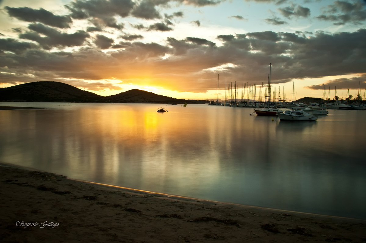 AllyouneedinMur's tweet photo. Viernesssss!!! Nosotros nos despedimos con este precioso atardecer en el #MarMenor https://t.co/xN3nfCNMen https://t.co/Hti46cxpnj