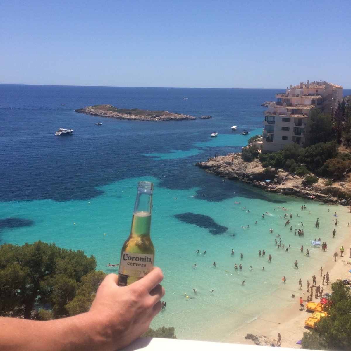 daleraven29's tweet photo. 👌🏼☀️🍻🏝 https://t.co/eVCdrzkxKa