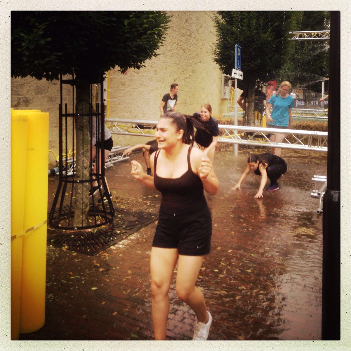 Cavemanrun's tweet photo. En we zijn van start met de Rabobank CavemanRun Scholeneditie!
Ietwat onwennig, maar heel veel pret :D #CMR2016 https://t.co/wuPxYSyAic