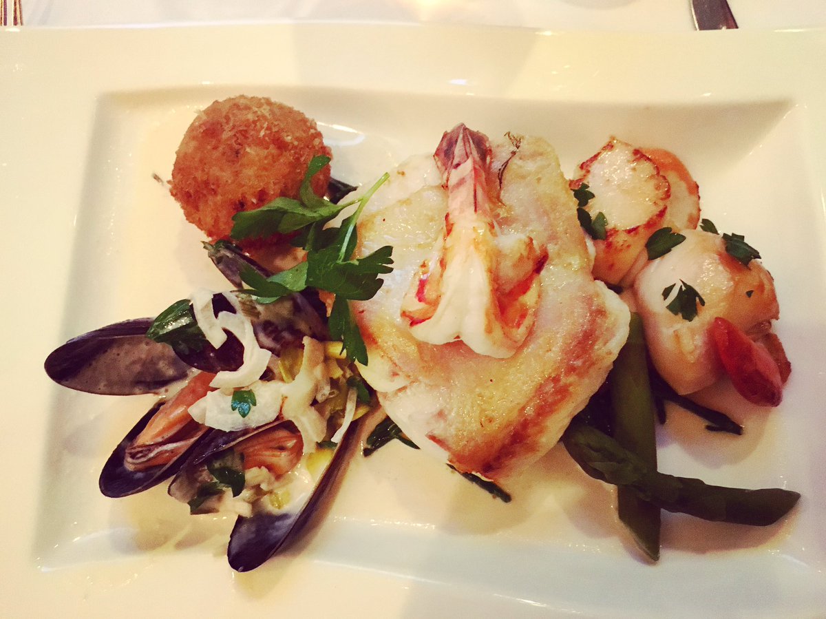 Dine in Styal with us and treat yourselves this weekend (or our sister company Bacchus)