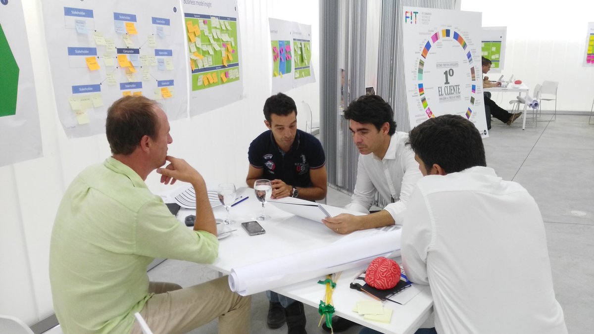 FITCanarias's tweet photo. Agradecemos la colaboración de Juan Carlos de León, Gerente de @GFedola, como #MENTOR en #InnovationFastTrack https://t.co/iWH67L5Z5a
