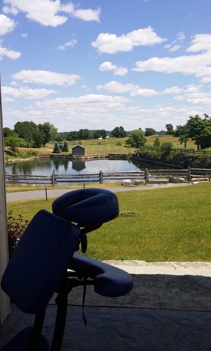 NatashaRMT's tweet photo. Amazing set up here for Free massages. #ScoreForeMS @joshmartinrmt https://t.co/hb3ygF3zUn