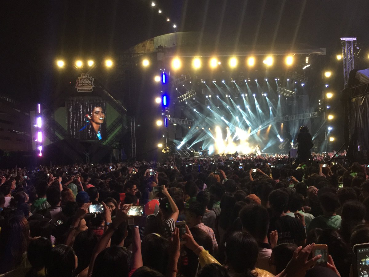 PrinceMatiyo's tweet photo. #JamesReid Performing at #MTVMusicEvolution https://t.co/IiDOkhOUKw