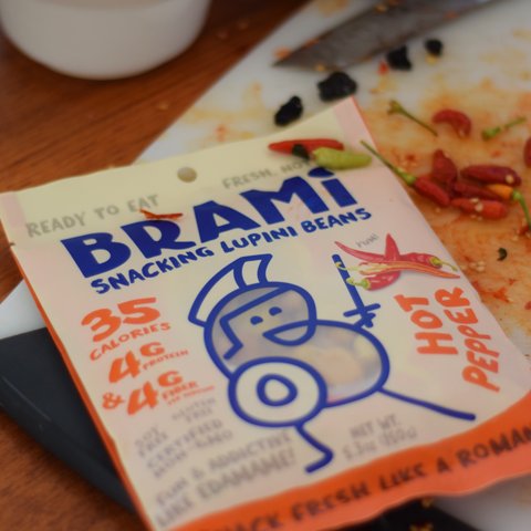 bramisnacks's tweet photo. Spice up your Friday with some Hot Pepper (it pairs really well with Happy Hour). #BeanAtSea #BRAMITime #BRAMIBeans https://t.co/kY9DwEY61l