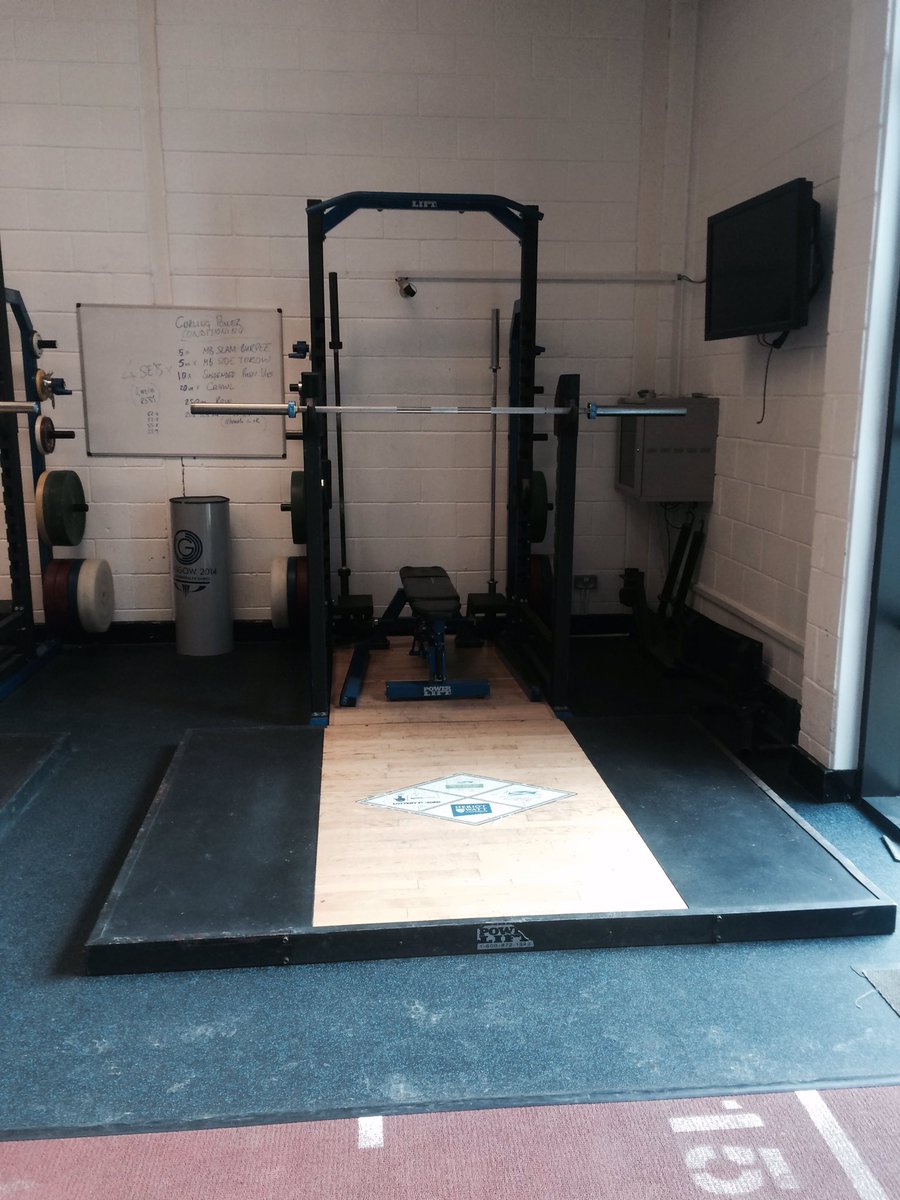 Rach13Harrison's tweet photo. Missed you in the gym today @JLMurray17 #emptyplatform #teameast https://t.co/rxIZpbgDYX