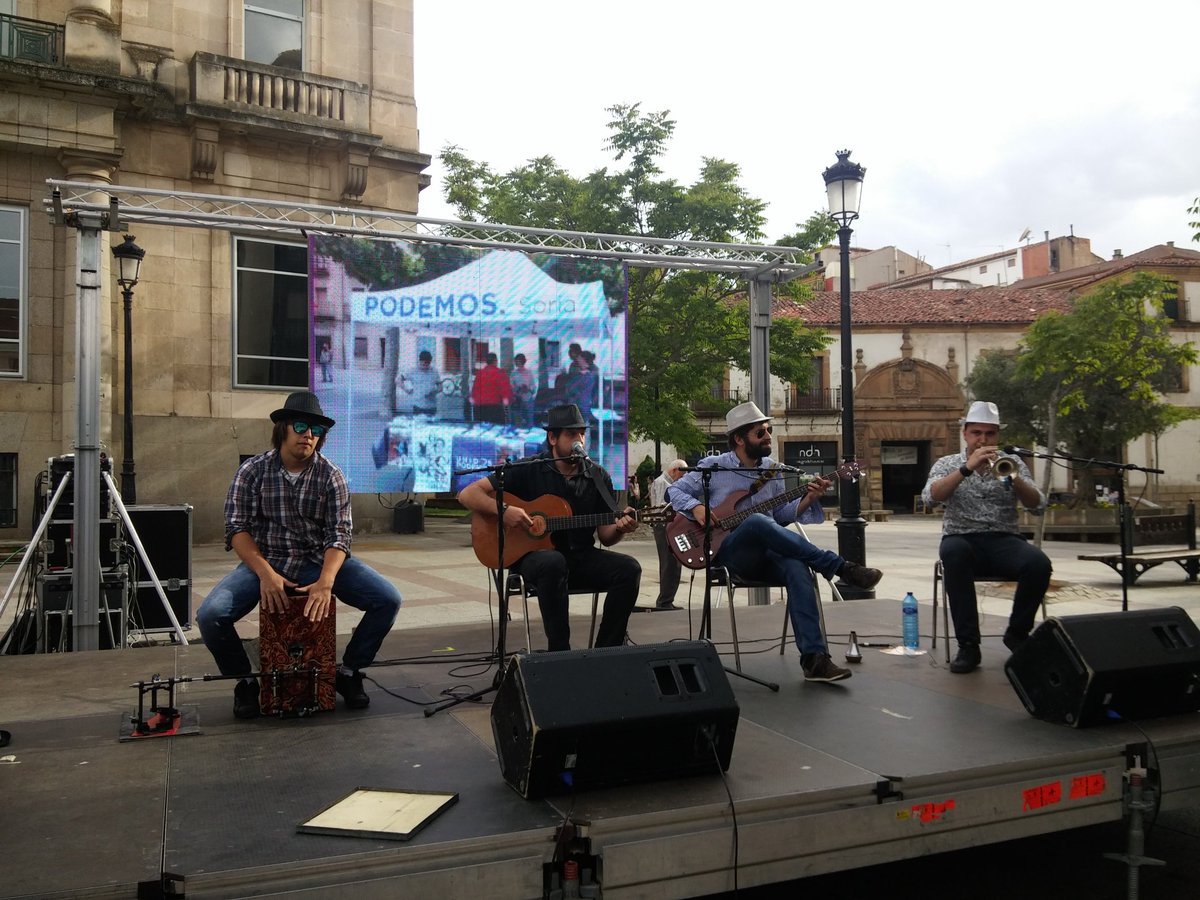 podemosSoria's tweet photo. Empieza Rumbarola en la plaza San Esteban
#26JSoria https://t.co/49djfYNRj4